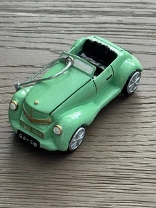 Adorno De Colección Navidad Coche Clásico Roadster Como Nuevo Verde, Negro y Plata Adorno - Imagen 1 de 13