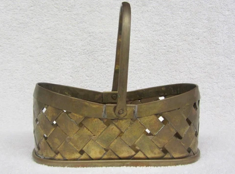 Vtg Small Brass Woven Oval Basket 5.5 x 3"  Decor Moveable Handle Cover