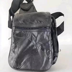 Borsa uomo tracolla a mano nera patch lavoro pelle 10 x 10 portachiavi - Foto 1 di 16