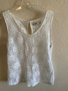 Romy Women's White Lace Sleeveless Scoop Neck Back Button Blouse size Medium - Picture 1 of 6