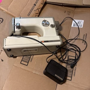 VTG Sears Kenmore Portable Sewing Machine Model 158-10400 Rose Case Accessories - Picture 1 of 22