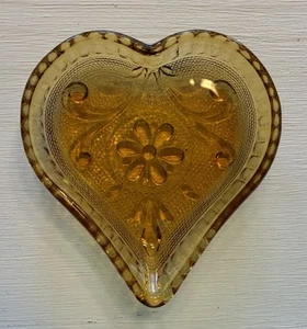 Vtg Amber Glass Heart Shaped Candy Nut Trinket Dish Small 3 in - Picture 1 of 5