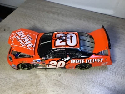 Firmado 1:24 Tony Stewart #20 Home Depot 2004 autografiado DieCast NASCAR Foto 1 de 4