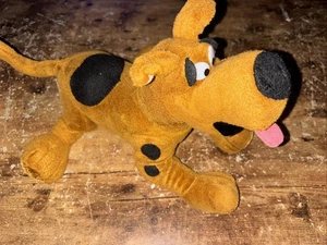 Six Flags Amusement Park SCOOBY-DOO Plush 10" Stuffed Animal Character Toy - Picture 1 of 4