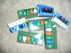 NEW LG LOT VINTAGE CHRISTMAS LIGHTS C9 VARIOUS 22 SOLID 11 OTHER IN OUT 7 WATT - Picture 1 of 3