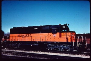 Duplicate Rail Slide - MILW Milwaukee Road 198 St Paul MN 9-1981 - Picture 1 of 1