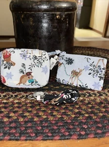 Neu mit Etikett Vera Bradley Pillendose, Reißverschluss Ausweis, Schlüsselband in MERRY MISCHIEF - Bild 1 von 3