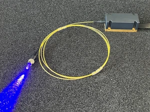 5W 450nm fasergekoppelter Laser, SMA Faser, Faserlaser, 445nm Laser, 455nm - Bild 1 von 1
