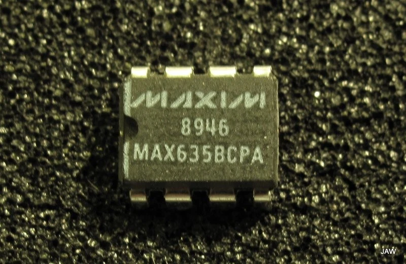 5 UNITS  MAX635BCPA -5VOLT DC SWITCHING REGULATOR +3 TO +15 VOLT INPUT 50mA OUT. - Image 1 of 1