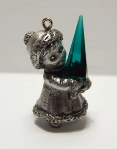 Hallmark Keepsake Radiant Christmas 2001 - Picture 1 of 5
