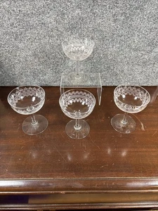 4~Fostoria Grabado Patrón de Hoja de Trébol Cristal Champagne~4.5" - Imagen 1 de 5