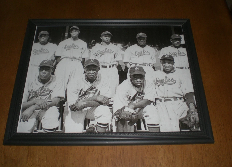 NEWARK EAGLES 1936 ENMARCADO EN BLANCO Y NEGRO IMPRESIÓN DEL EQUIPO  Foto 1 de 1