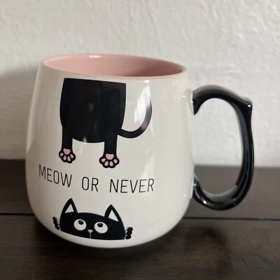 Taza de café rosa negra 10 Strawberry Street Meow or Never Kitty Foto 1 de 4