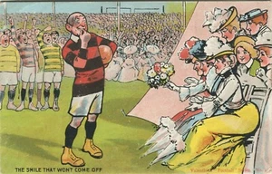 THE SMILE THAT WON'T COME OFF, FOOTBALL SERIES - Comic Sport Postcard - Picture 1 of 2