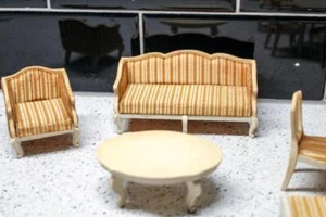 Lundby Puppenhaus Wohnzimmer und Esszimmer Möbel Royal Rose Streifen - Bild 1 von 10
