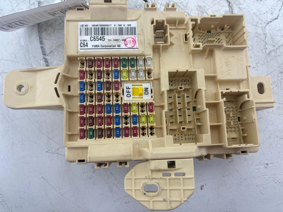 Caja de fusibles de cabina Kia Sorento 2019-2020 OEM 91950-C6545 Foto 1 de 4