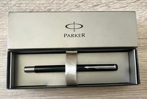 Vintage Black Parker Vector Rollerball Pen (Blue Ink) With Box - 2002 (A) France - Picture 1 of 18