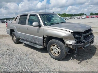 Radiator With Rear Auxiliary AC Fits 00-04 SUBURBAN 1500 5022467 - Image 1 of 4