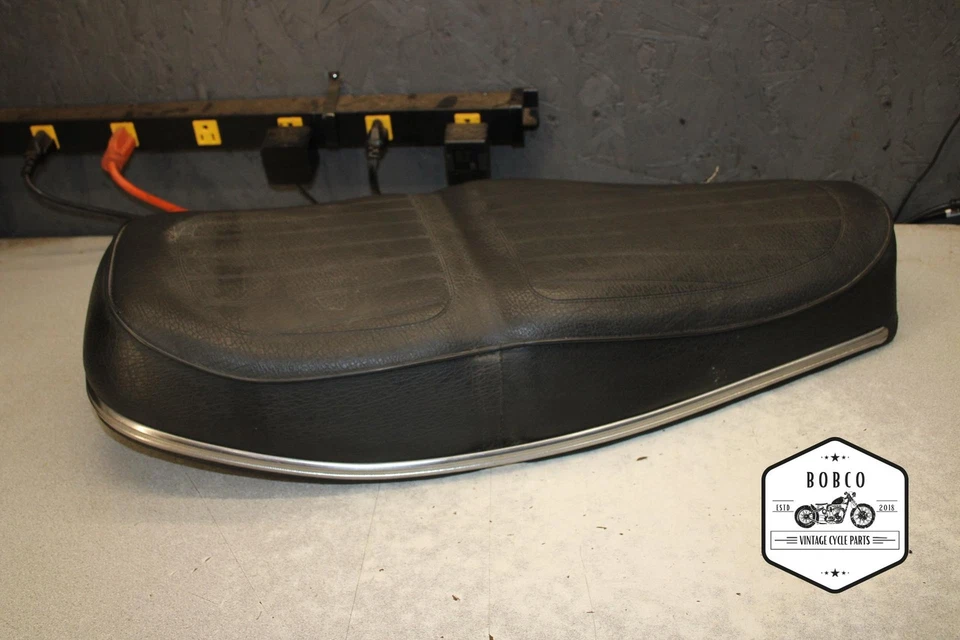 1975 Yamaha XS650 FRONT DRIVERS SEAT 1408.ZP - Image 1 of 4