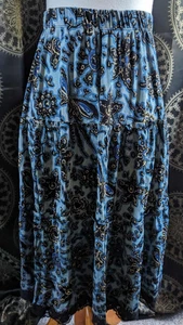 Vikki Vi - Women Stretch Elastic Waist Skirt Size 1X - Flowers and Butterflies - Picture 1 of 3