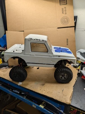 USADO/SUCIO Traxxas TRX-4 Sport 1/10 4x4 RC Rock Crawler Roller Slider Chasis - Imagen 1 de 4