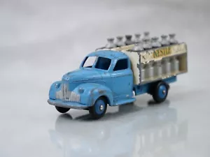 Dinky Toys F n° 25O camion laitier Studebaker Nestlé - Foto 1 di 9