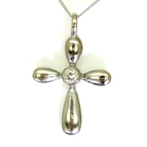 Stunning 0.12ct Diamond Cross 18ct White Gold Pendant & 18" Chain. - Picture 1 of 10