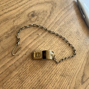 FISCHIETTO VINTAGE ACME THUNDERER OTTONE CON CATENA NEW YORK MEYER MADE IN ENGLAND - Foto 1 di 7