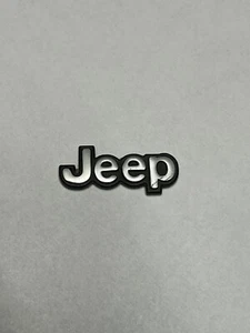 Guantera Jeep Wrangler YJ 1987-1995 OEM/FACTOY calcomanía emblema logotipo - Imagen 1 de 2