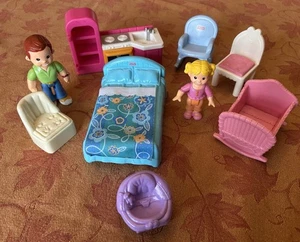 Fisher Price Mein erstes Puppenhaus Möbel + Betten + Küche + Personen Figuren Konvolut - Bild 1 von 3
