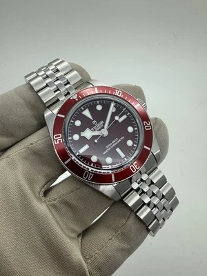 2025 NOV Tudor Black Bay 58 Burgundy Red 39mm Steel Jubilee M7939A1A0RU-0001 B+P - Image 1 of 4