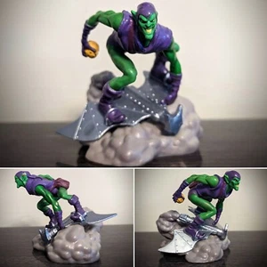 Spider-Man Green Goblin 4” Figurine Figure Toy On Glider Collectable 2011 RARE - Picture 1 of 7