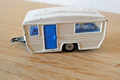 CORGI JUNIORS -Caravan- Wohnwagen, weiß mit blauer Tür - Bild 1 von 4