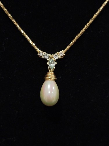 Collana Vintage Christian Dior Pendente Perla Falsa Lacrime CD Logo Tono Oro