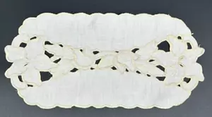 Vintage Ivory Linen Open Floral Cutwork Embroidered Scalloped Edge Doily - Picture 1 of 7