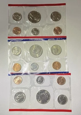 1987-P 1991-D 1992-D US Mint Uncirculated Coin Sets. Lot Of 3 Flat Packs. - Image 1 of 2