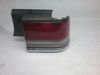 Luz trasera de pasajero cuarto exterior montada en panel para 89-91 ACCLAIM 398716 Foto 1 de 3