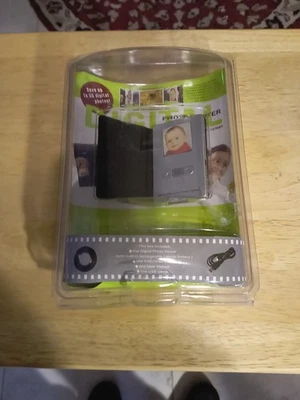 OVO Digital Photo Viewer 1.5" LCD Screen 55 Photos Slim& Portable Fits In Wallet - Image 1 of 2