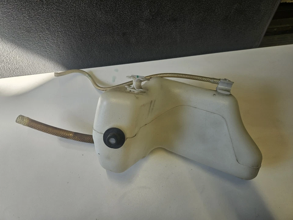 03-09 MERCEDES-BENZ E500 TANQUE LAVADORA PARABRISAS OEM #A2118602160 Foto 1 de 3