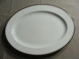 Plato ovalado Sheffield porcelana China 14" X 11", patrón dorado regencia, Japón - Imagen 1 de 2