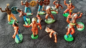 COWBOY / INDIANER DDR Spielzeug 13 Indianer Konvolut - Bild 1 von 3