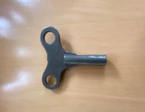 Vintage 3.'5 mm Stahlgussschlüssel für Blechzüge & Modelle (3 verfügbar) - Bild 1 von 1