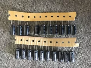 20pcs RUBYCON ZLH 680mfd 25v 680uf electrolytic capacitor 105℃ 10*16mm - Picture 1 of 1