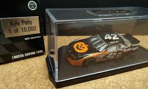 KYLE PETTY 1995 HALLOWEEN SPECIAL COORS LIGHT #42 1/64 ACTION DIECAST 1/10,000