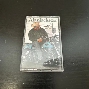 A Lot About Livin' (And a Little 'Bout Love) Alan Jackson (Cassette, 1992) Vtg - Imagen 1 de 4