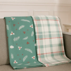 Winter Foliage Design Set x 2 Festive Throws Decorative Blankets Winter Warmers - Picture 1 of 5