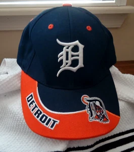 Detroit Tigers MLB Fan Favorite Adjustable Navy Blue Baseball Hat Cap Adult - Picture 1 of 6