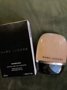 M.J. Shameless Foundation~ Tan Y400 ~ Marc Jacobs 24-H Youthful-Look -BNIB - Picture 1 of 1