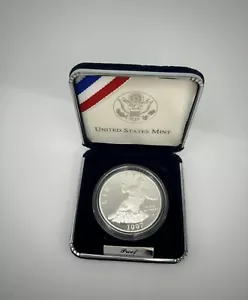1997 Jackie Robinson Silver Dollar - Proof - Picture 1 of 2
