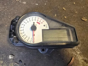 SUZUKI GSXR 600 750 K1 K2 K3 CLOCKS INSTRUMENT CLUSTER DASH GAUGES 32138 MILES - Picture 1 of 2